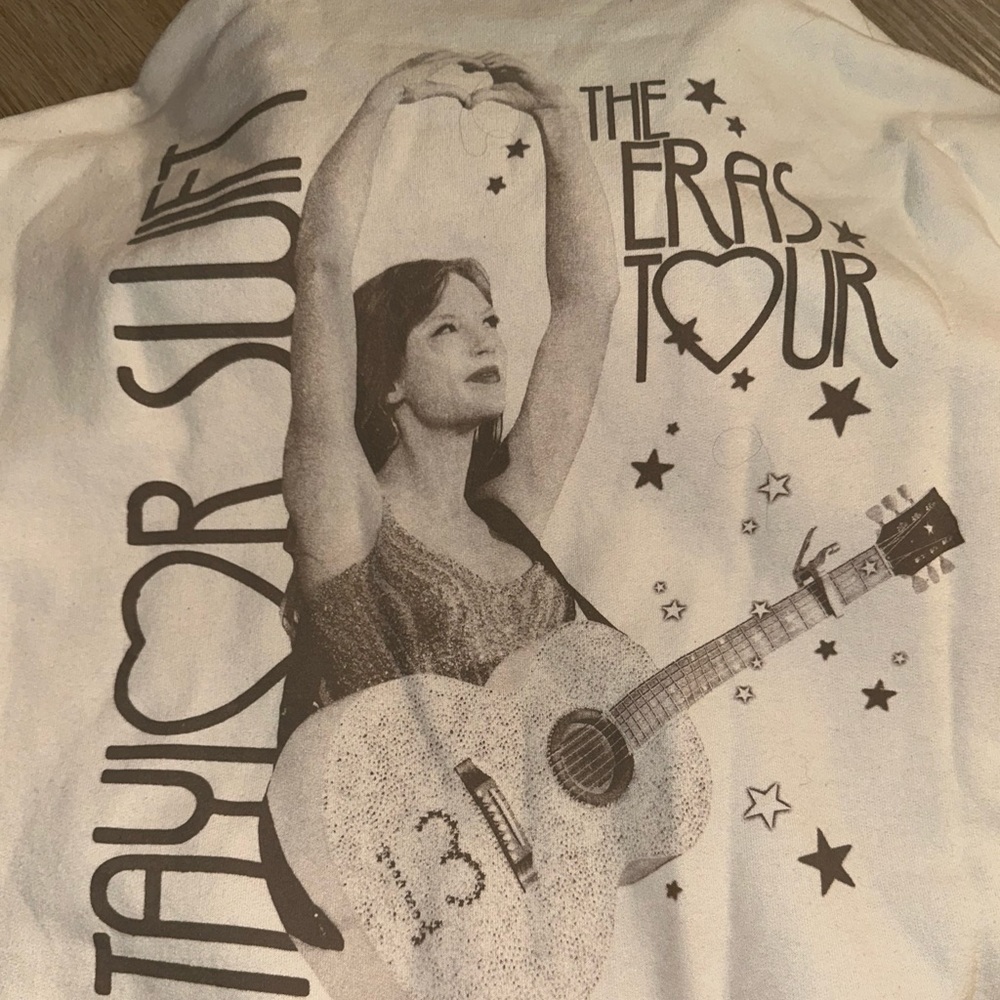 Taylor Swift Eras Tour Hand Heart Hoodie Size L